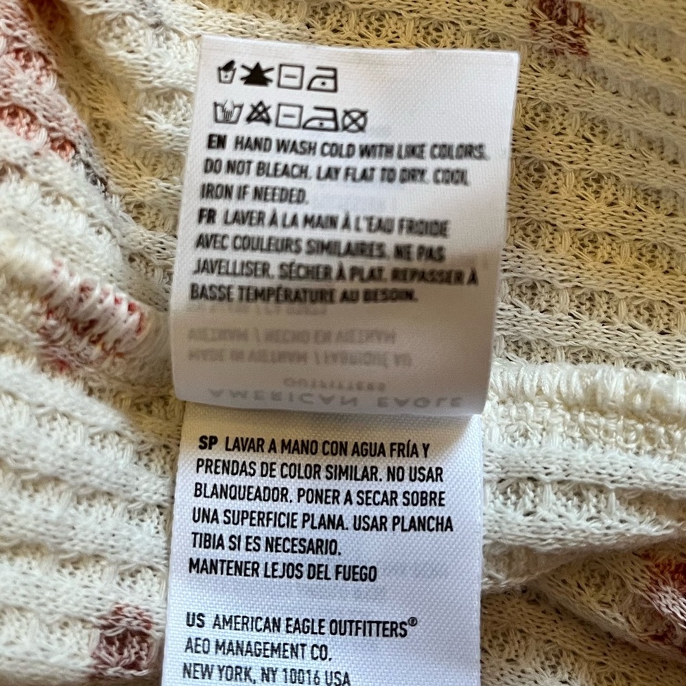American Eagle Outfitters cream coloured waffle top with fox and leaf pattern - Picture 7 of 7
